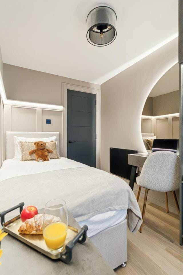 2BR West End Apartment Near Botanic Gardens Apartment in Glasgow