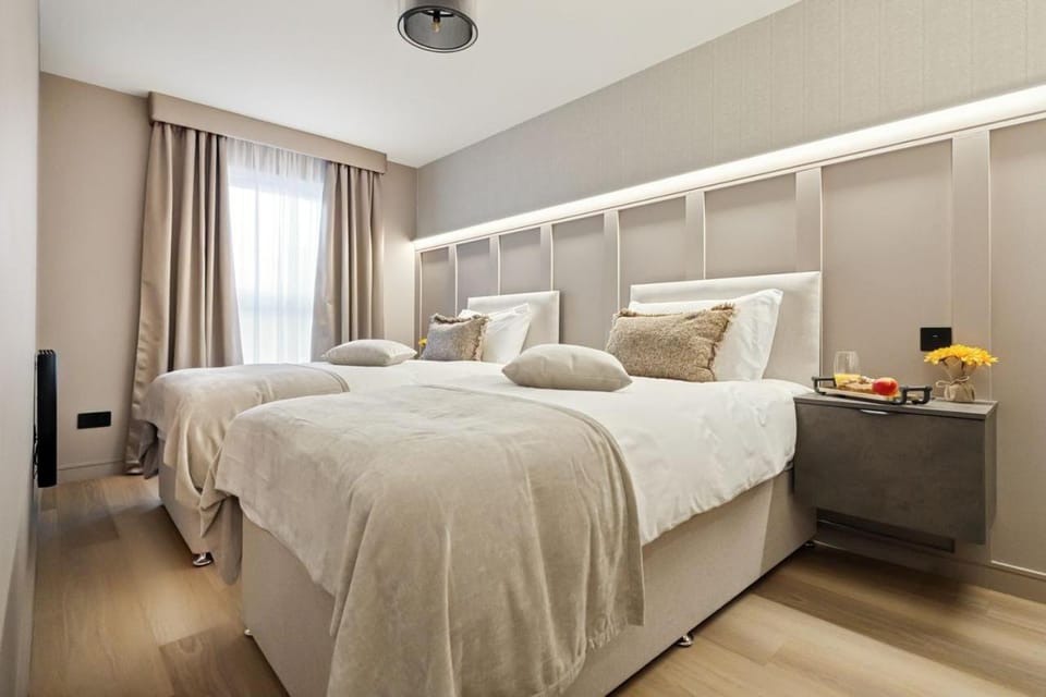 2BR West End Apartment Near Botanic Gardens Apartment in Glasgow