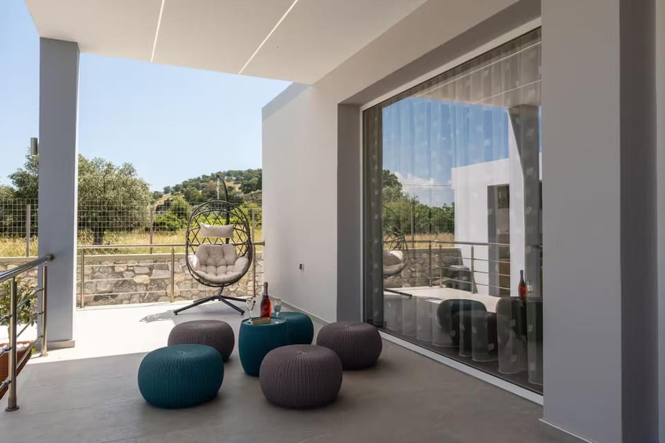 Patio, Day, Balcony/Terrace