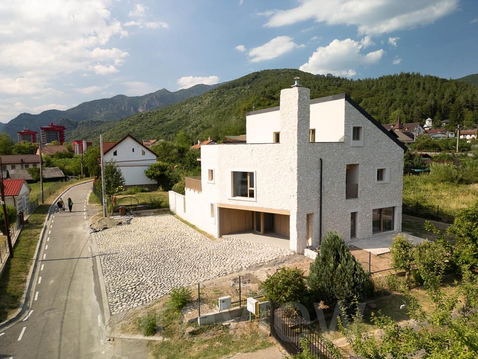 Property building, Day, Natural landscape, Mountain view