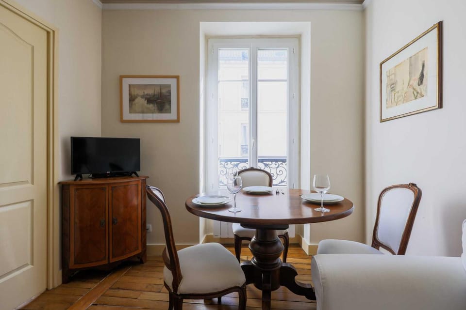 TV and multimedia, Dining area