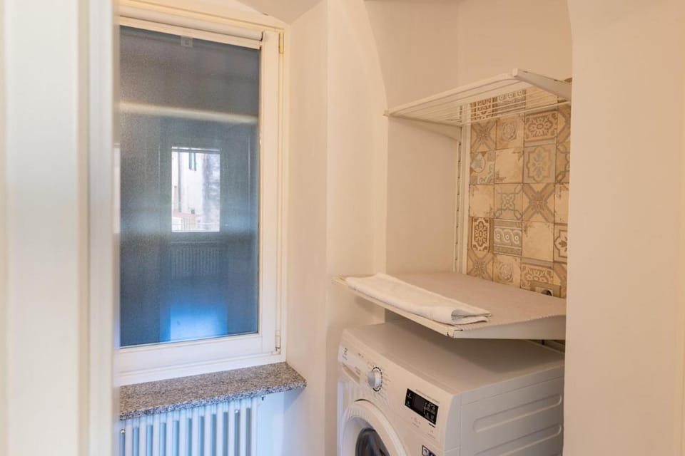 Bathroom, washing machine