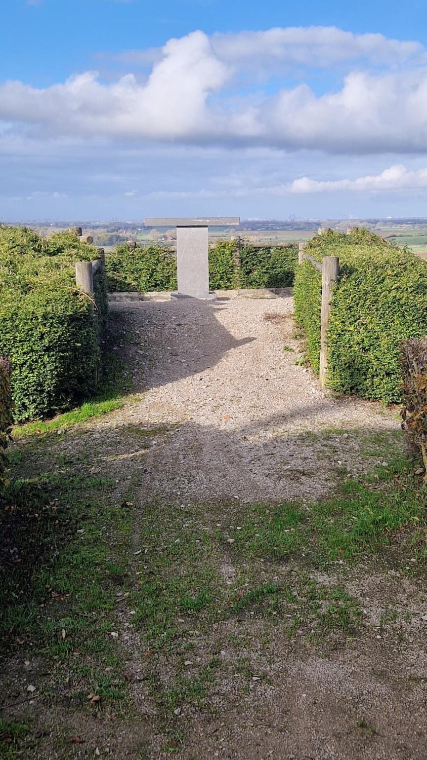 Nearby landmark, Natural landscape