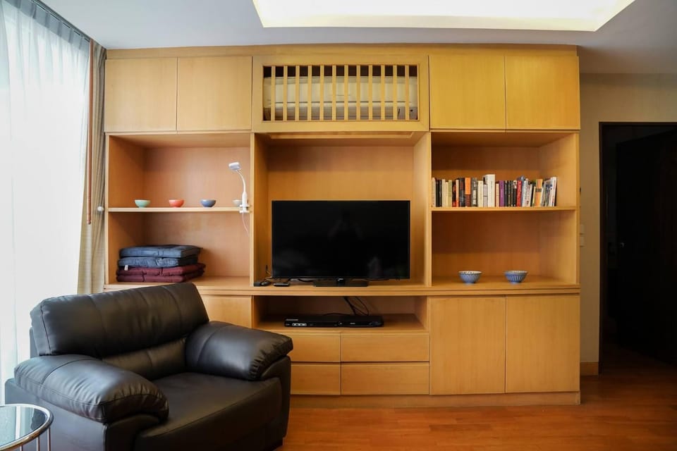 Bed, Living room