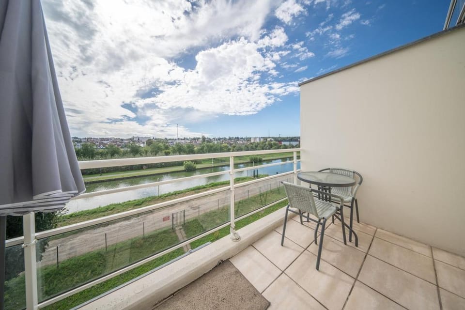 Bord du Canal 134 Logement Terrasse Mulhouse Apartment in Mulhouse