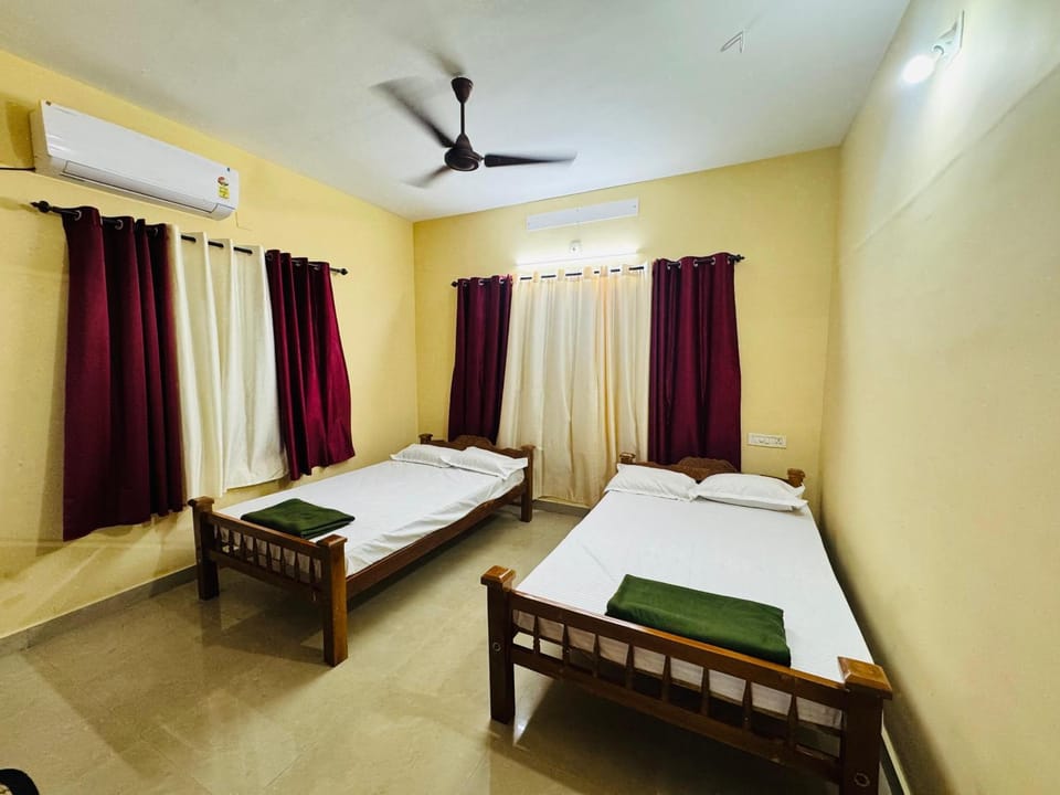 Texas 3 BHK villa for 13 pax near Airport Apartment in Thiruvananthapuram