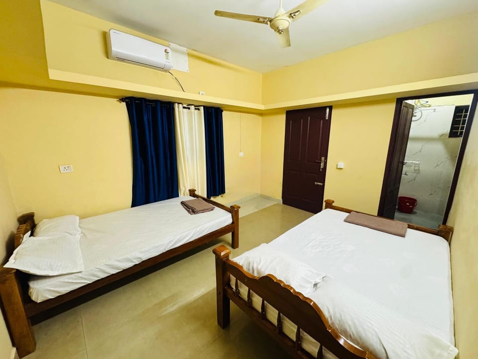 Texas 3 BHK villa for 13 pax near Airport Apartment in Thiruvananthapuram