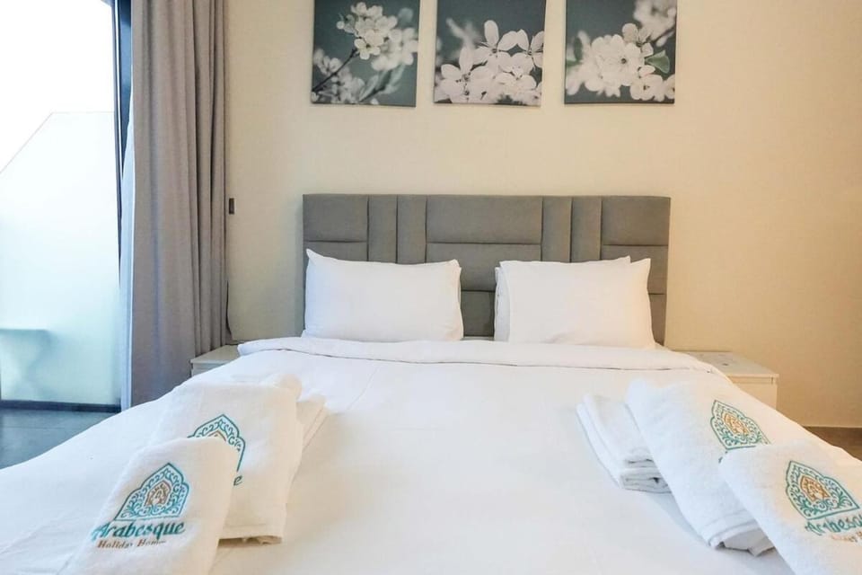 Stunning - Cozy Studio - Azizi Riviera Apartment in Dubai