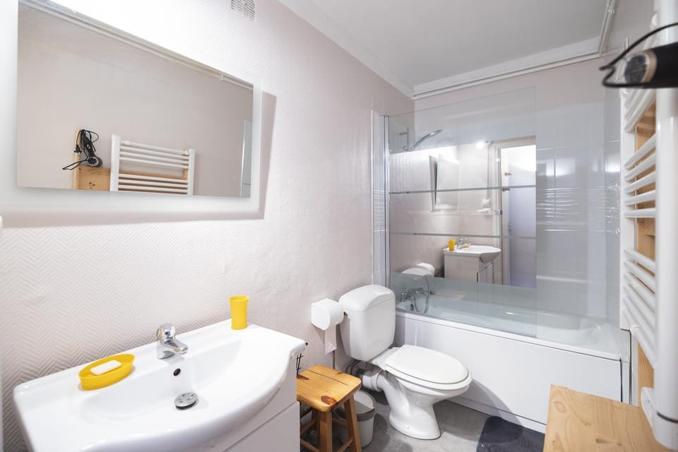 Bathroom, Bath