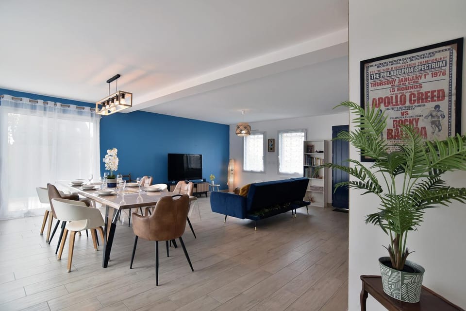 Living room, Dining area