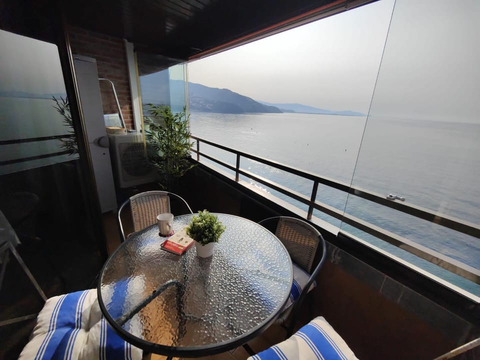 View (from property/room), Mountain view, Sea view