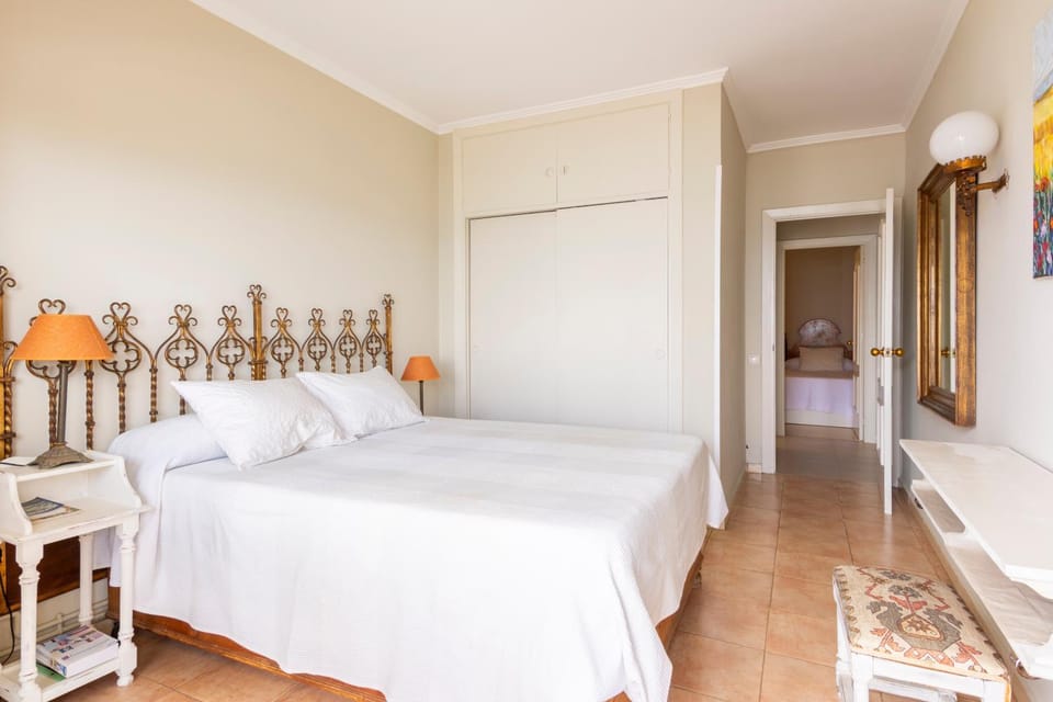 Property building, Living room, Bedroom
