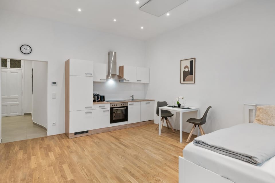 Coffee/tea facilities, Kitchen or kitchenette, Living room, Dining area, Bedroom, dishwasher, oven, stove, toaster