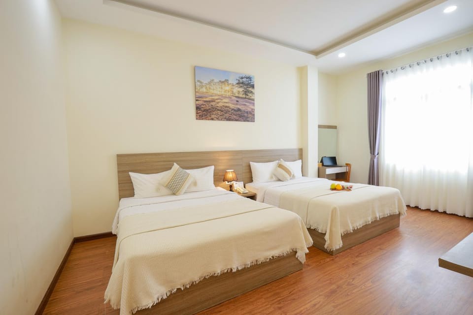 Photo of the whole room, Bedroom