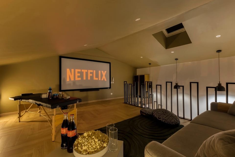 Escapade romantique - Balnéo & Cinéma House in Occitanie