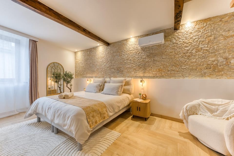 Escapade romantique - Balnéo & Cinéma House in Occitanie