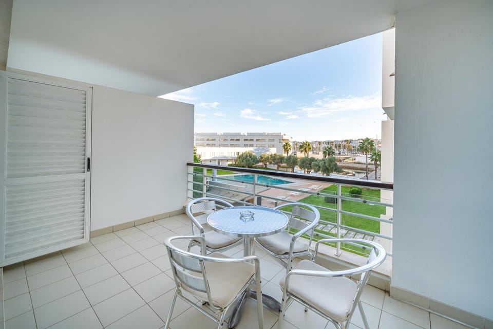Balcony/Terrace, Dining area