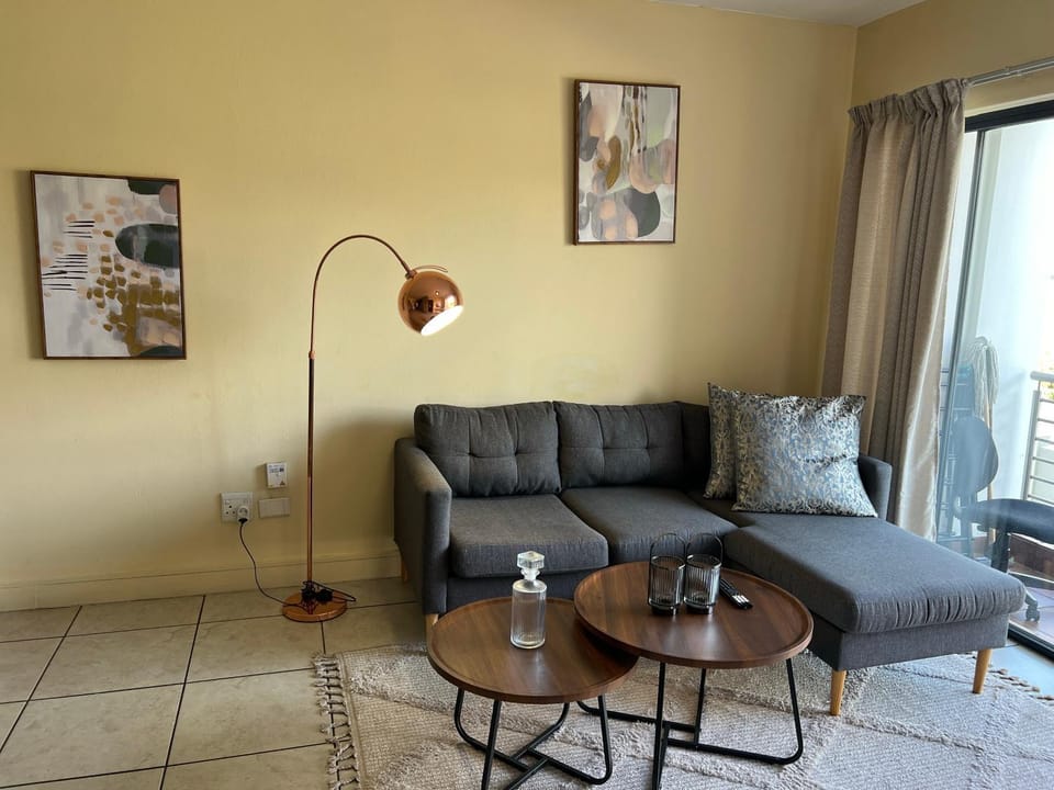 Stylish Rivonia Retreat-Peaceful 2-Bedroom Apartment in Sandton
