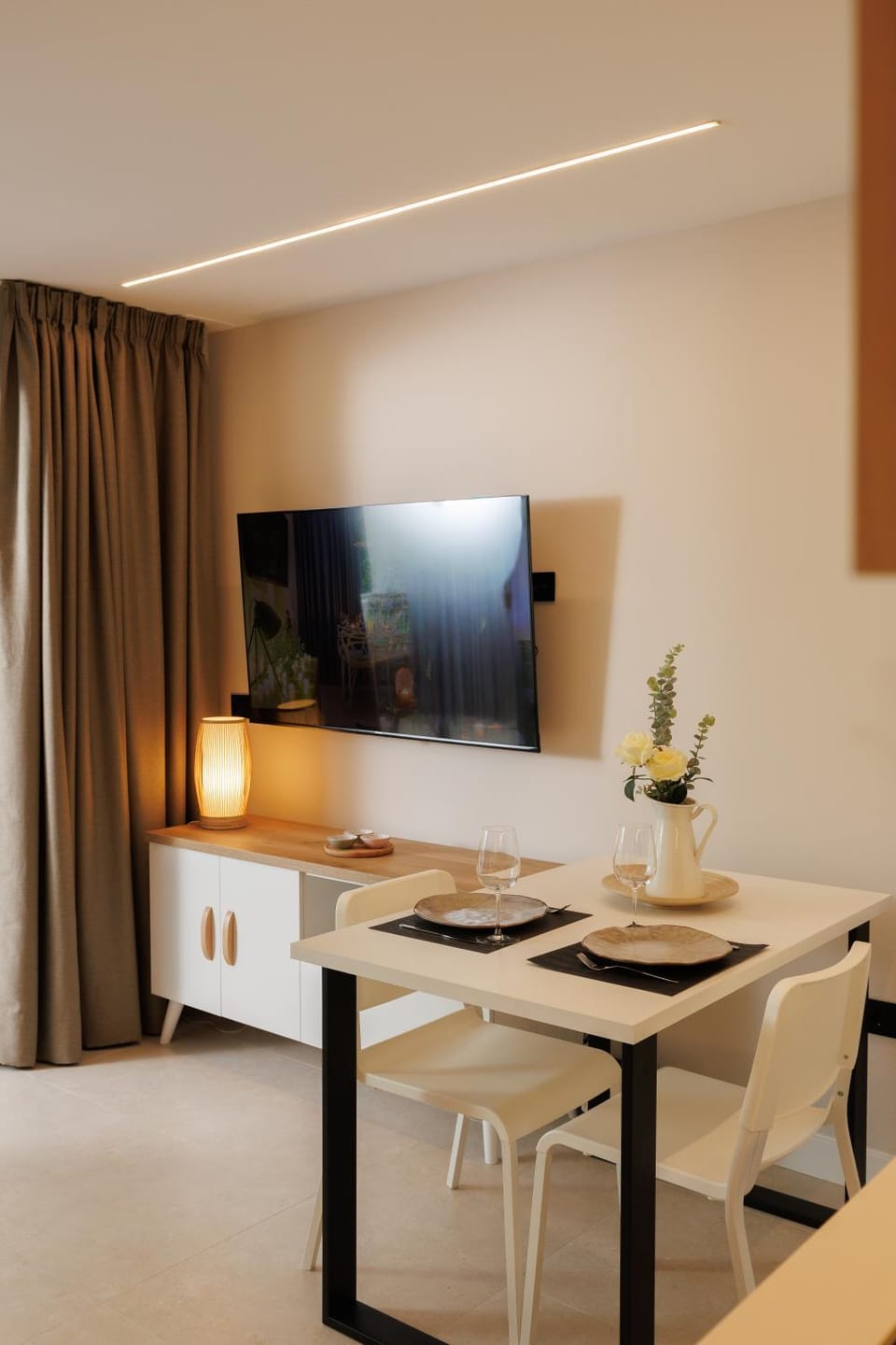 TV and multimedia, Dining area, Evening entertainment