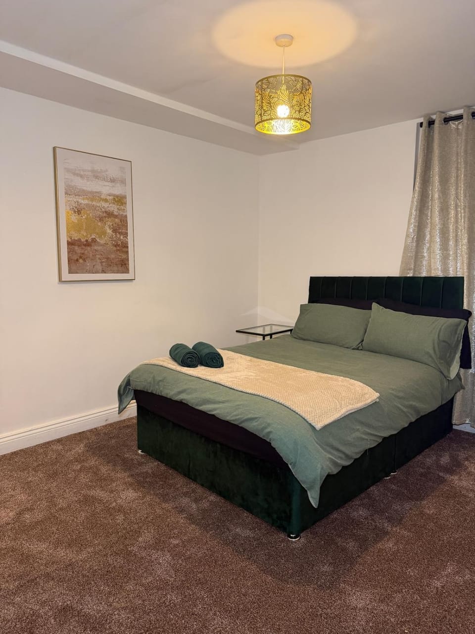 Bed, Photo of the whole room, Bedroom, towels