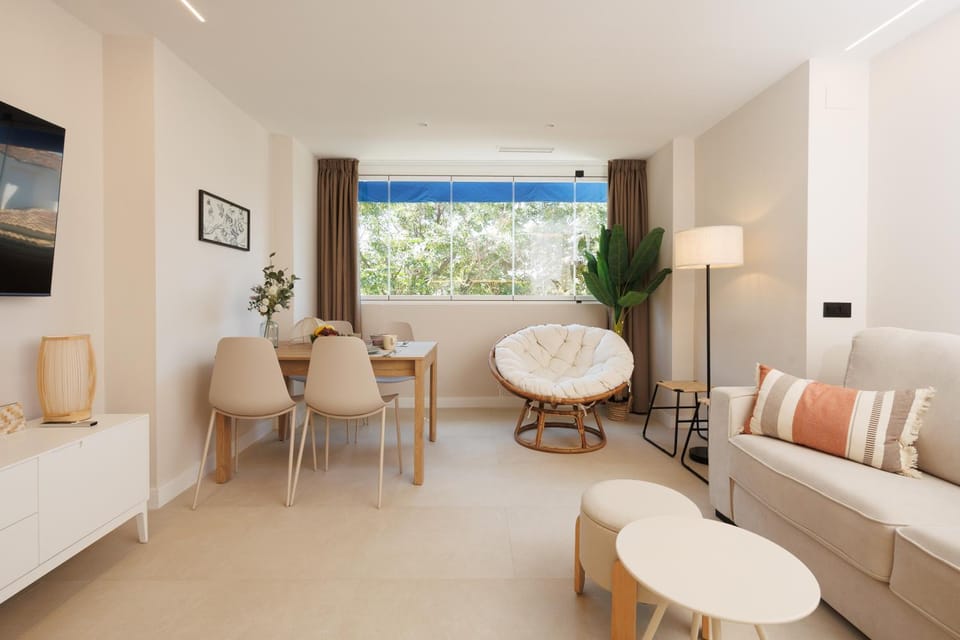 Living room, Garden view