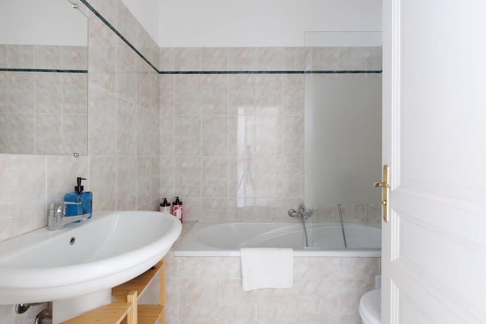 Bathroom, Bath