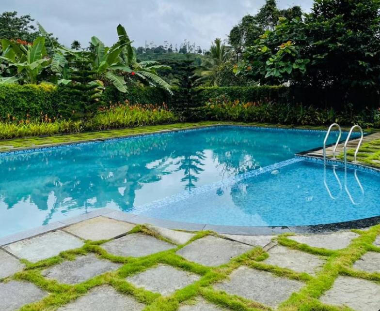 Mirage Luxuria Inn Resort in Kerala