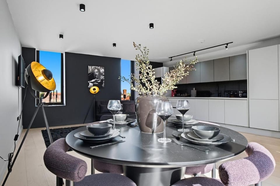 The Black Box-Wyndale Signature Stays Apartment in Birmingham