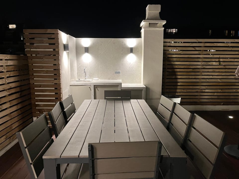 Patio, BBQ facilities, Dining area