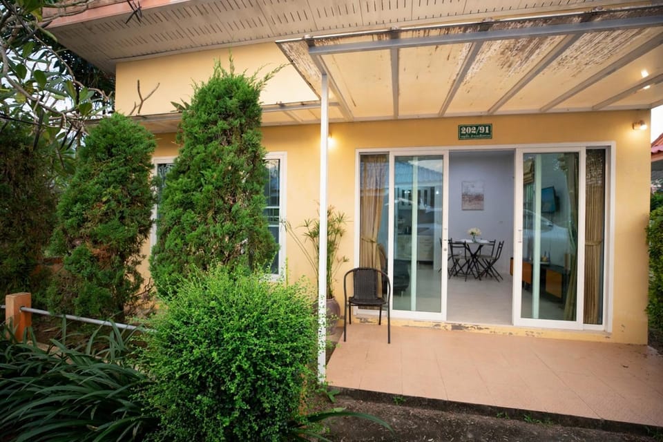 Property building, Spring, Garden