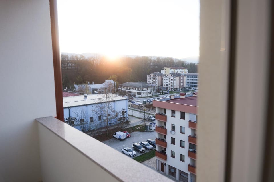 Balcony/Terrace, Street view