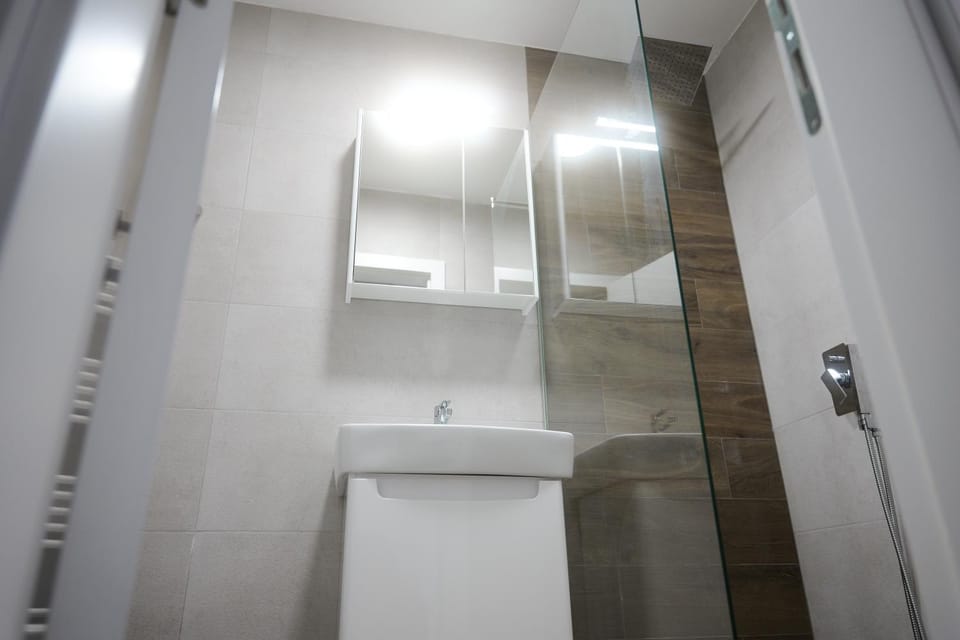 Shower, Bathroom