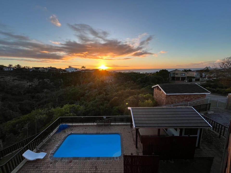 Balcony/Terrace, Pool view, Sunrise