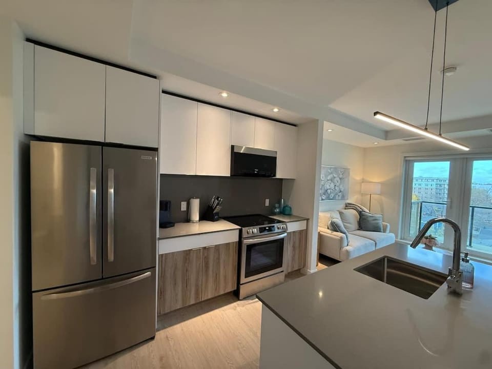 Bright warm & cozy 1 BR in North End Halifax Apartment in Dartmouth