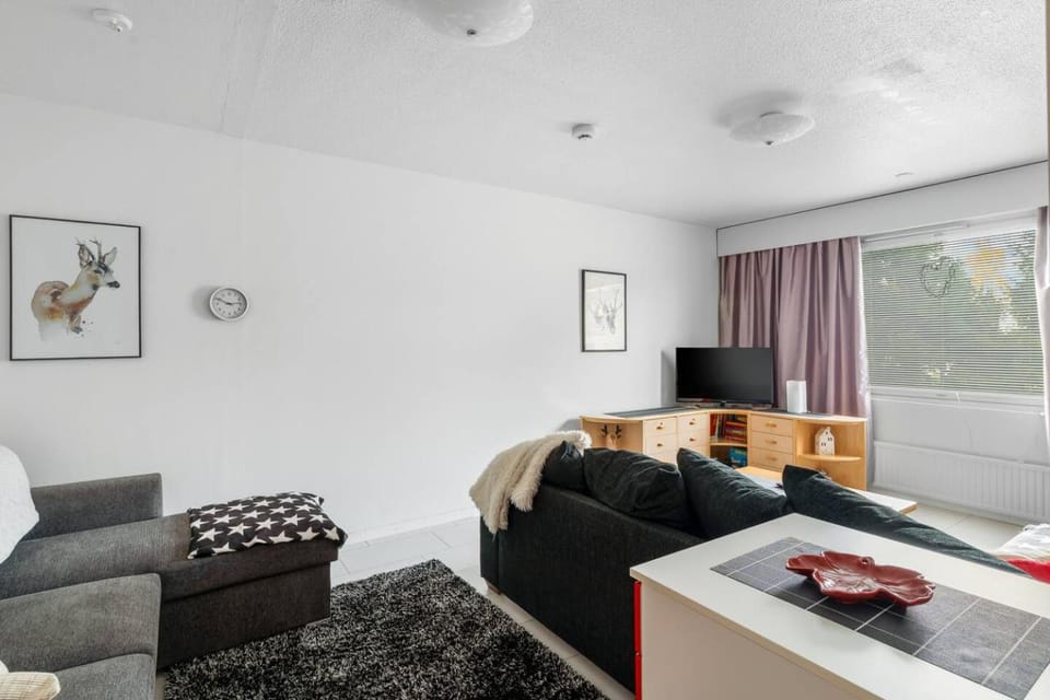TV and multimedia, Living room, Seating area, Entertainment, internet