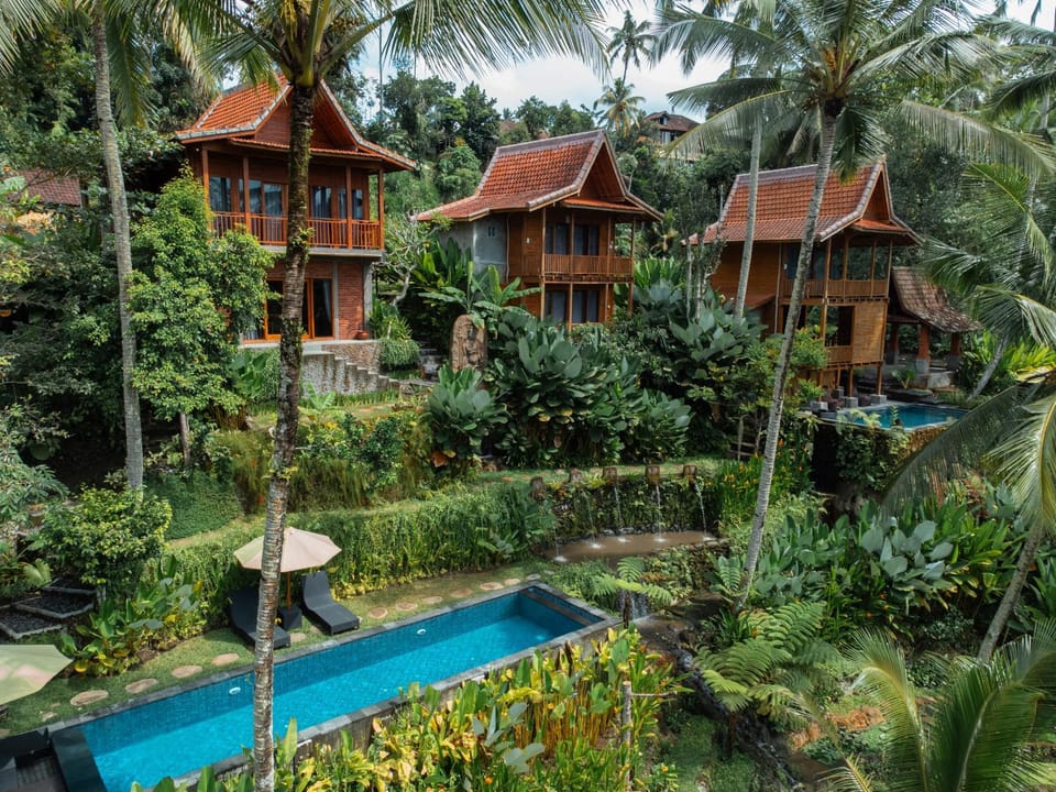 Property building, Swimming pool