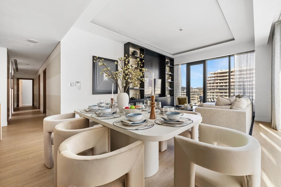 Living room, Seating area, Dining area
