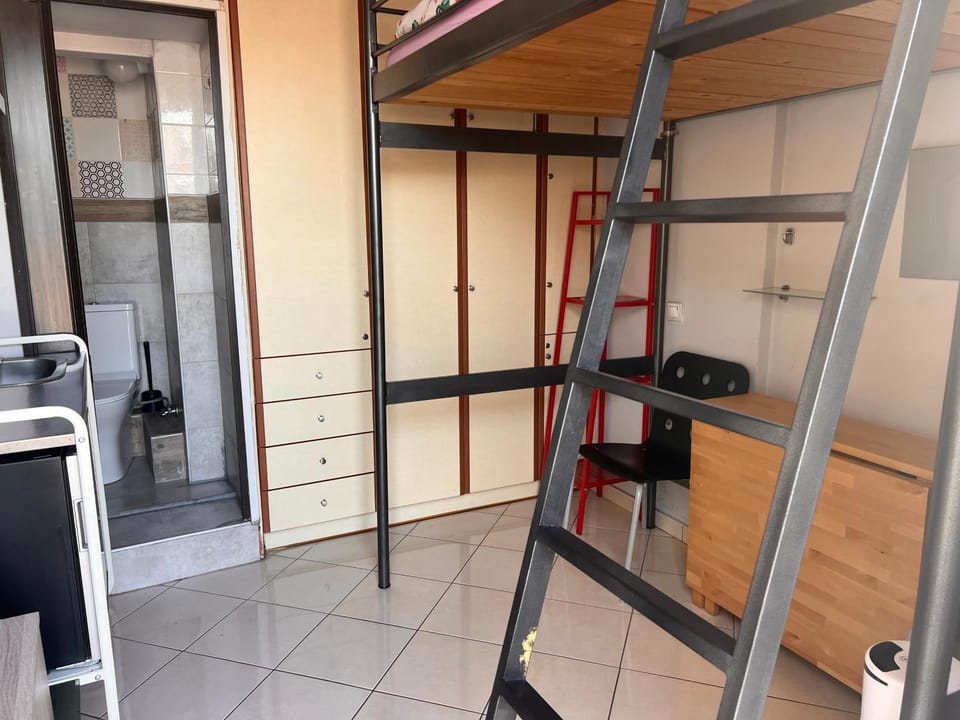 Terrace View Studio Apartment in Athens