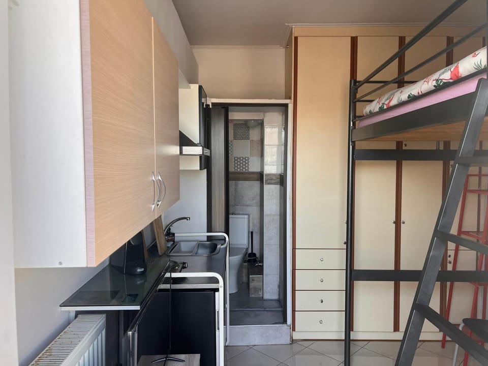 Terrace View Studio Apartment in Athens