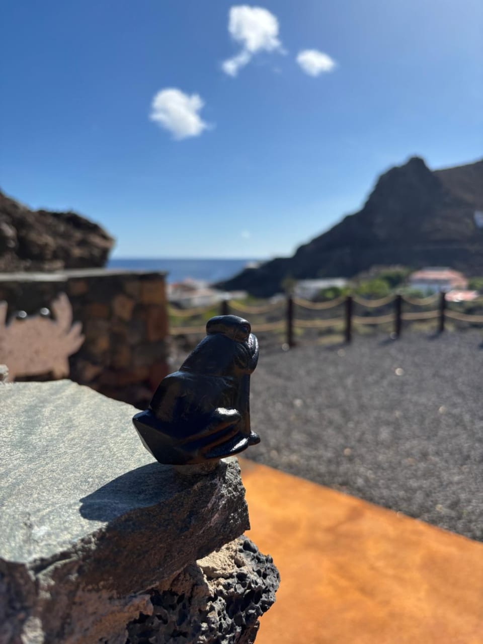 Mountain view, Sea view