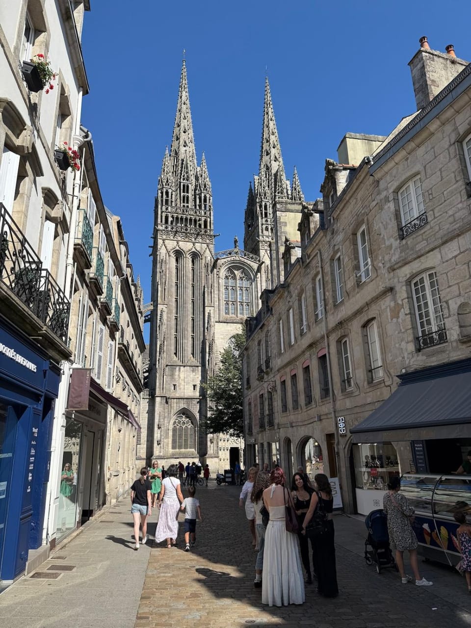 Nearby landmark, City view, Location