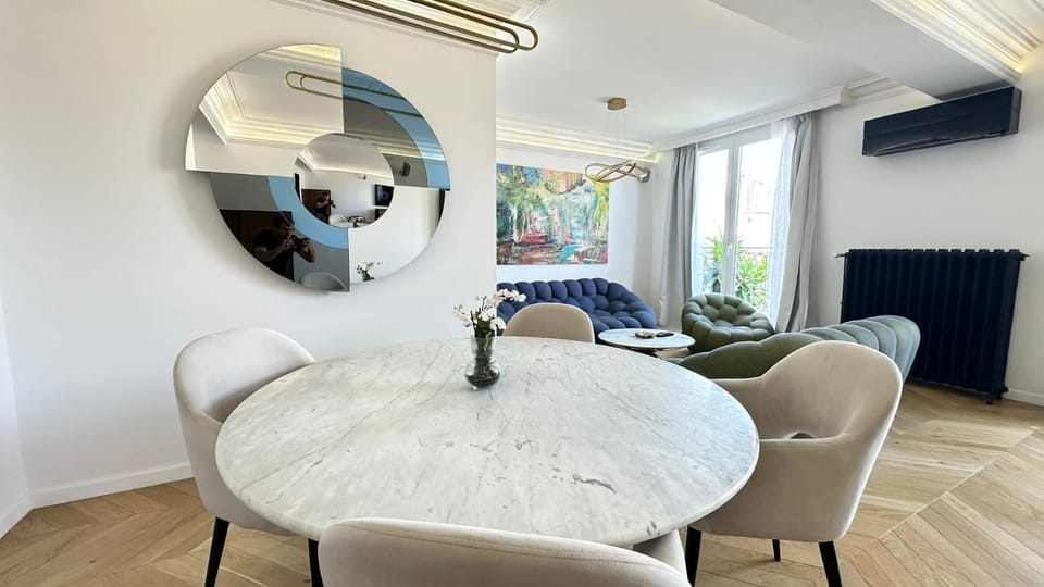 Luxury Apartment – 3 Bedrooms / Arc de Triomphe Apartment in Paris