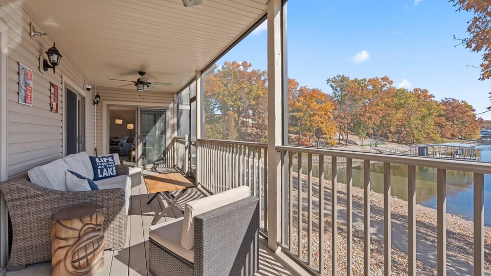 Lakeside Haven - Condo for 8 House in Lake of the Ozarks