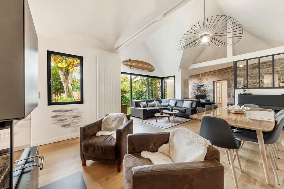 Les Marquises large renovated house with garden House in St-Malo