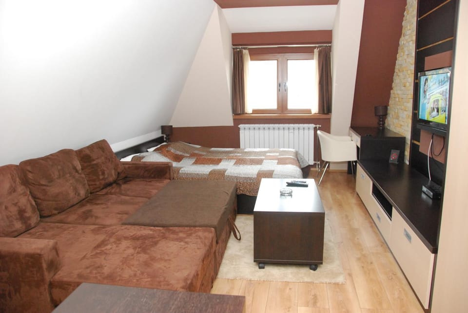 Day, Photo of the whole room