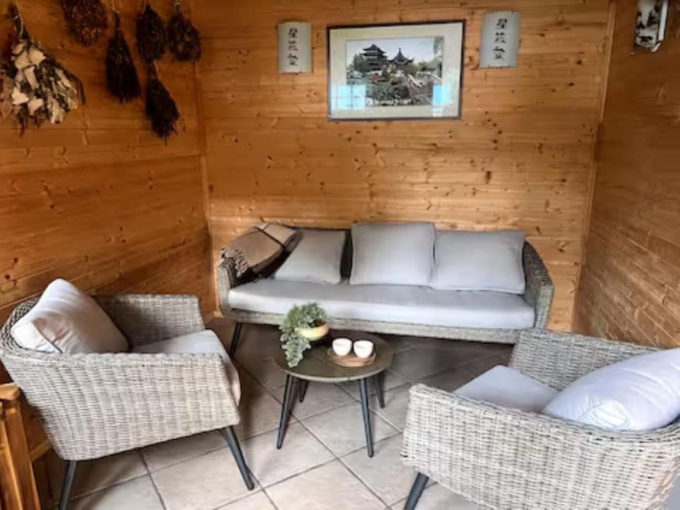 Seating area