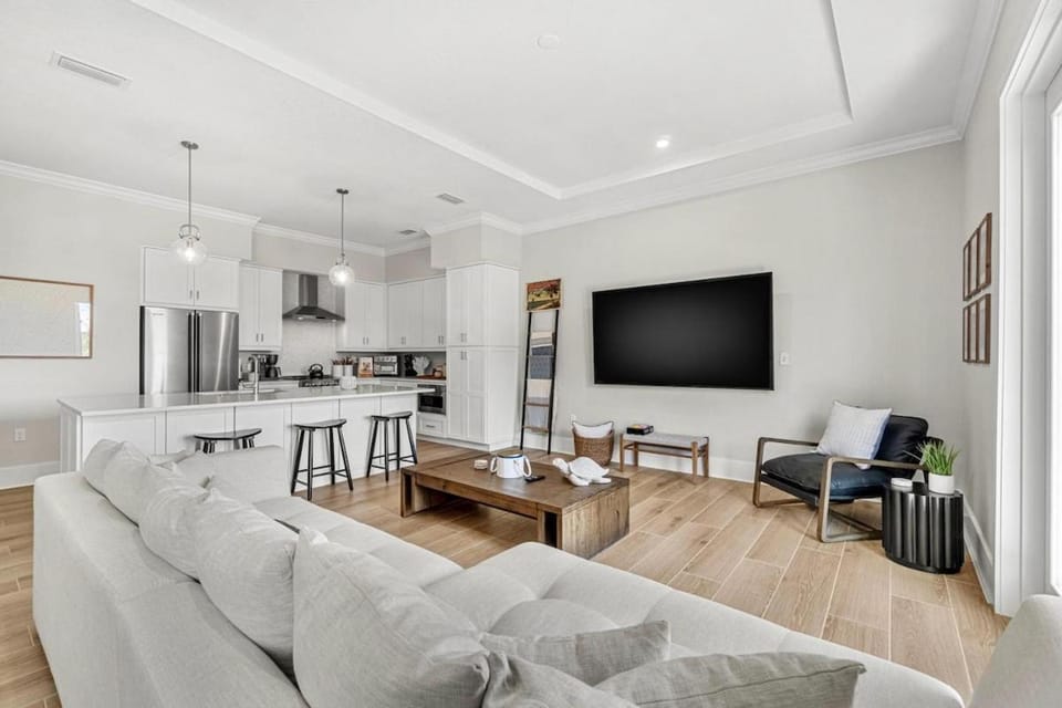 Communal lounge/ TV room, TV and multimedia, Kitchen or kitchenette, Living room, Seating area, Dining area, Evening entertainment, pet friendly