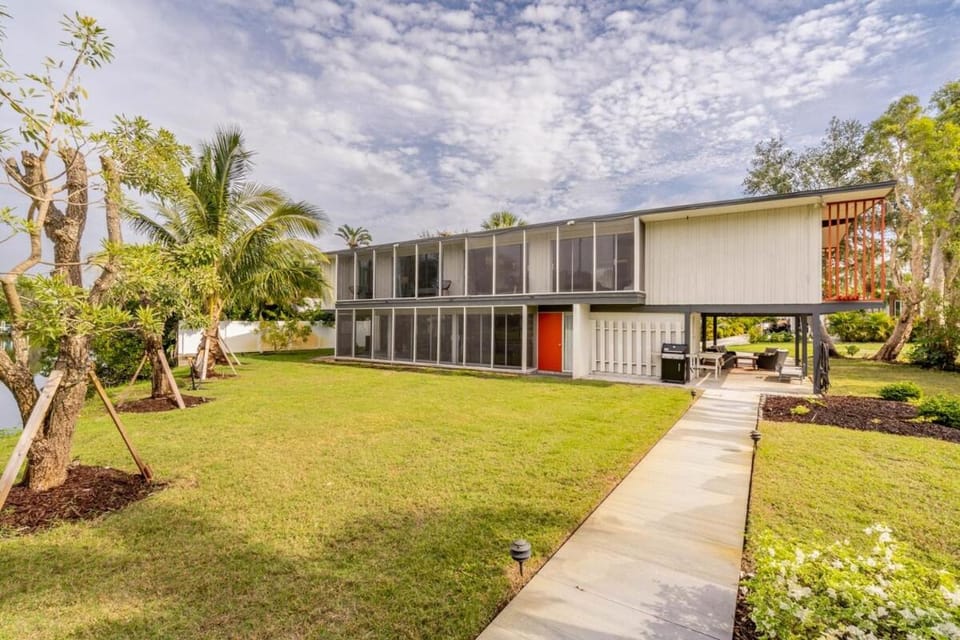 Property building, Natural landscape, Garden, Garden view