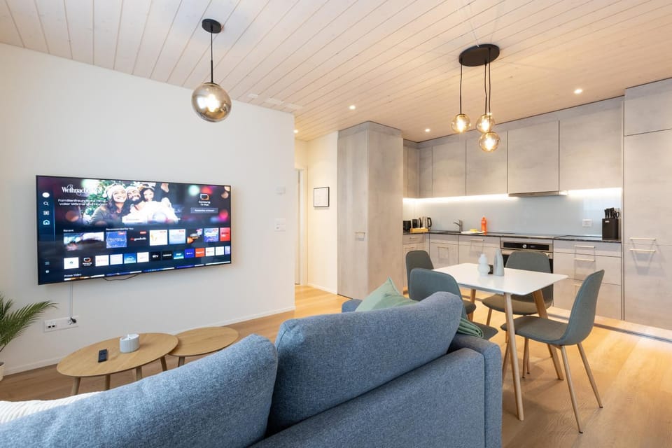 TV and multimedia, Kitchen or kitchenette, Living room, Dining area