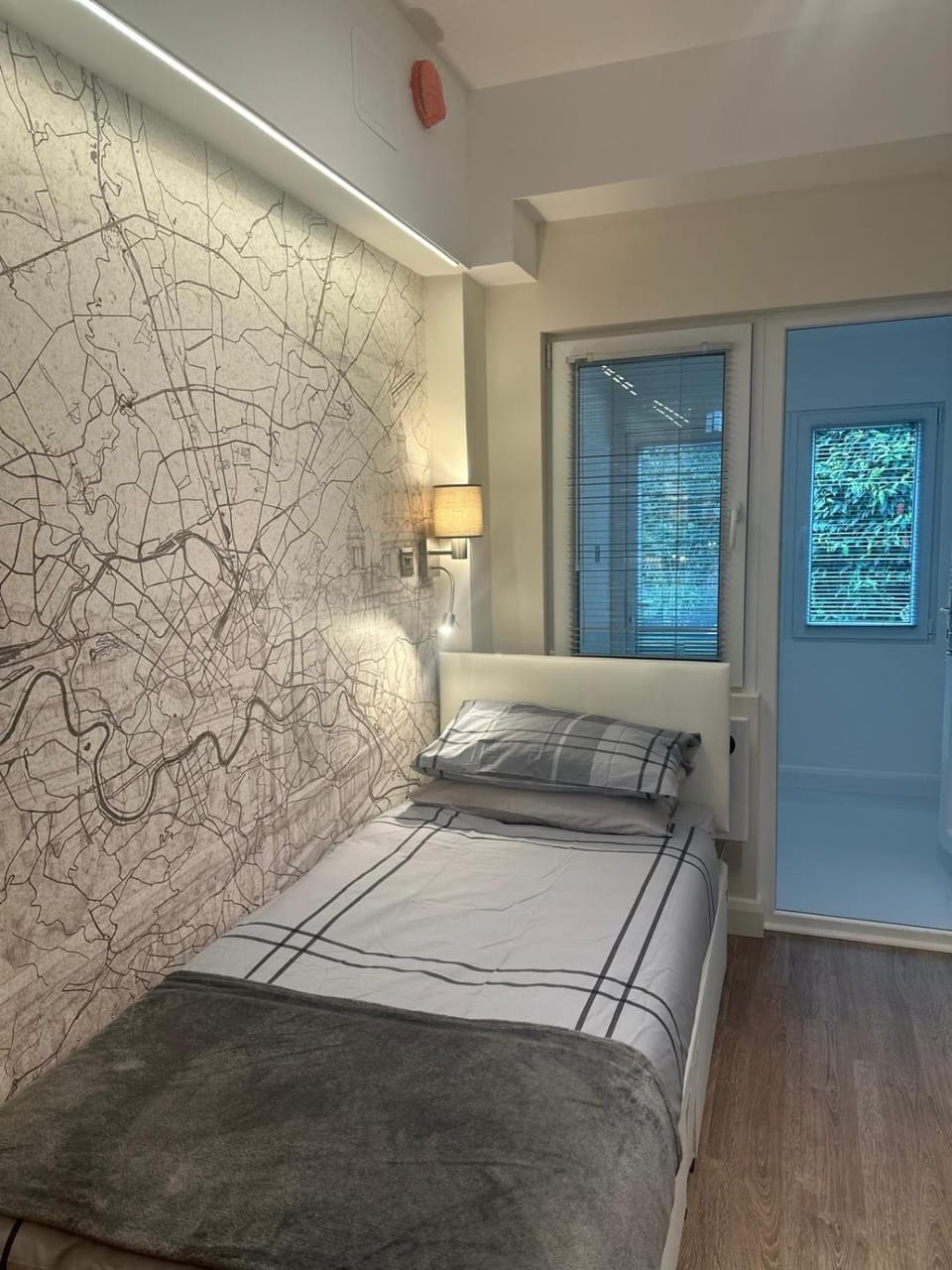 Unique space in Edgware Apartment in Edgware